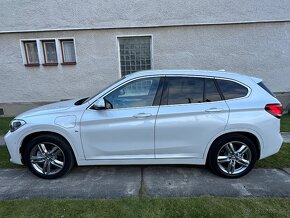 BMW X1 M-Packet xDrive25e Plug-in hybrid 162kW,PANO,HARMAN - 13