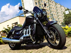 TRIUMPH ROCKET III -MATT PHANTOM BLACK-SLOVENSKA-1 MAJITEL - 13