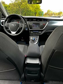 Predám Toyota Auris Hybrid touring sports 1.8i 82000km - 13