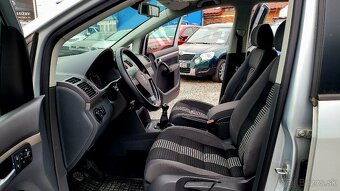 Volkswagen Touran 1.9 TDI 7-miestna verzia - 13