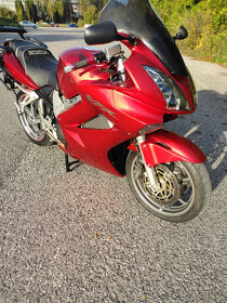 Honda VFR 800 - 13