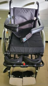 invalidny vozík 44cm s elektrickou vertikalizaciou - 13