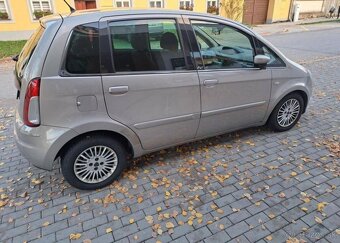 Lancia Musa 1,4 i Comfort benzín manuál 66 kw - 13