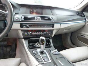 BMW Rad 5 525d xDrive, SK Auto  - 13