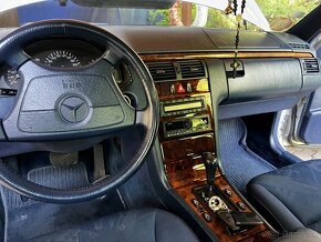 Mercedes E 280 4matic. W210 - 13