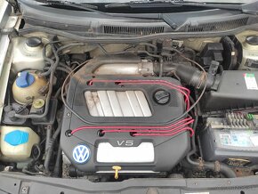 Volkswagen Golf 2.3 V5 4x4 - 13