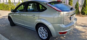 Ford Focus 1.6 2009 r.v. - 13