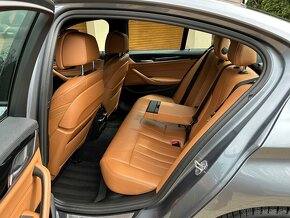 BMW 5 550i 340kw xDrive+M-Packet+Rok 2017+odpocet DPH - 13