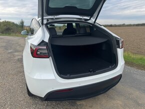 Tesla model Y long range - 13