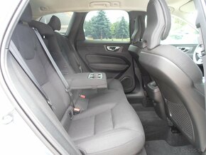 Volvo XC60 B4 Momentum Pro AWD Hybrid 4x4, facelift - 13