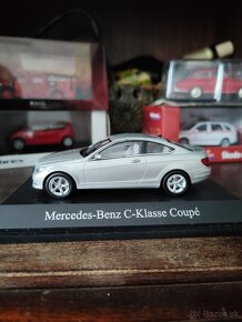 Mercedes Benz 1:43 - 13