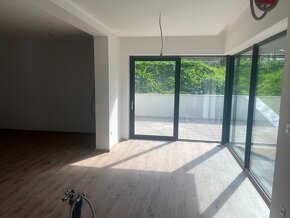 Na predaj luxusná 5-izb. novostavba, Horný Vadičov, 1082m2. - 13