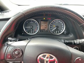 Toyota auris touting sport 2.0 diesel - 13