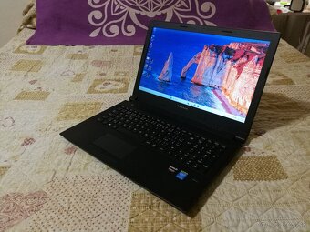 Lenovo.SSD 256 GB. RAM 16 GB. 15,6“ FHD. Grafika 2+6 GB. - 13