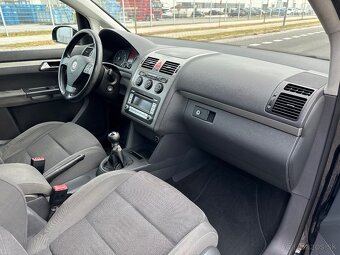 VW Touran 2.0TDI Nová STK - 13