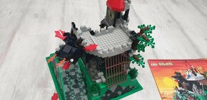 LEGO SYSTEM 6082 Fire Breathing Fortress - 13