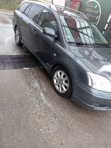 Toyota Avensis combi - 13