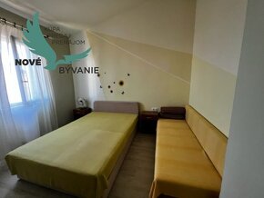 Na predaj dom s 3 apartmánmi len 250m od mora, Chorvátsko -  - 13