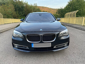 Predám BMW rad 7 740d xDrive 230kw / CIC / Šiber / Webasto - 13