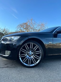 BMW e92 320i coupe manuál - 13