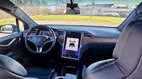 TESLA Model X 75D Gullwing - 13