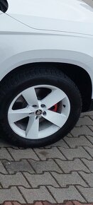 5x112R17 Škoda 7J ET45 + 225/55R17 - 13