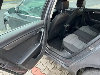 Volkswagen Passat 2.0 TDi DSG B7 - 13