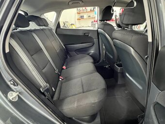 Hyundai i30 1.4i 16V BLUE DRIVE PLNÁ SERVISKA - 13