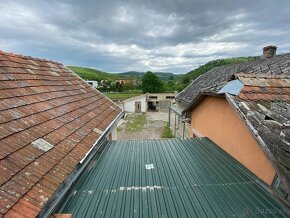 Rodinný dom s tromi bytovými jednotkami v obci Šíd okres Luč - 13