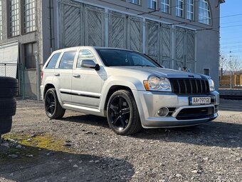 Jeep Grand Cherokee SRT8 6.1 Hemi V8 - 13