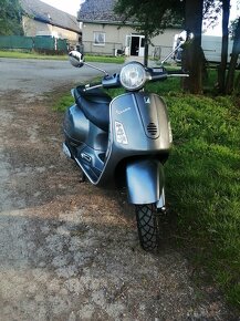 Piaggio Vespa GT 125 - 13