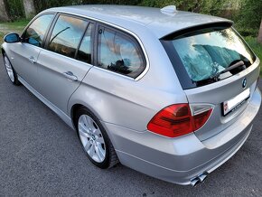 BMW 330xi Manuál - 13