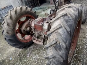 1/2 traktor Zetor 4712 - 13