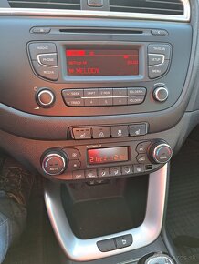 Predám Kia Ceed Silver  1,4 CVVT benzín rv 2015 - 13