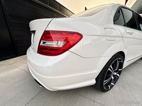 Mercedes C300d - diesel - 4matic - automat - FULL výbava - 13