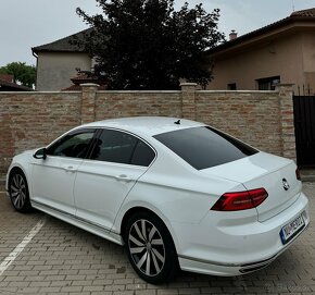 Volkswagen Passat 2.0 TDI R-Line - 13