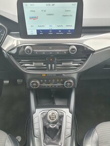 Ford Kuga Titanium 2.0Tdci 110kw/150ps  LED,PANORAMA,KAMERA - 13