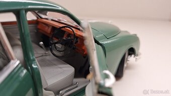 1:18 JAGUAR MARK II - 13