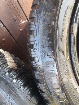 Predám zimné pneu Goodyear 205/55 R16 rozteč 5x112 - 13