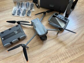 DJI Air 3 Fly More Combo (DJI RC 2) - 13