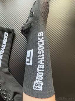 Protišmykové ponožky - grip football sock - 13