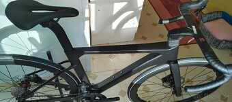 Kompletný karbónový cestný bicykel s elektronickou prehadzov - 13