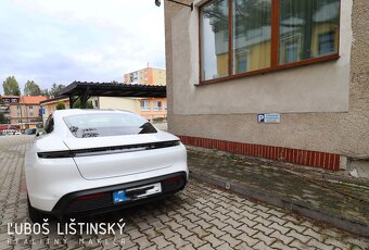 Luxusný 2 izbový byt s balkónom, vlastným kúrením a parkova - 13