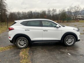 Hyundai Tucson 2.0 Premium - 13