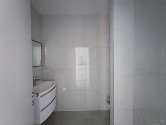 Trojizbový byt s terasou, 108 m², výhľad na more, 100 m od m - 13