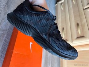 Nike Revolution 4 Black (čierna) - 13