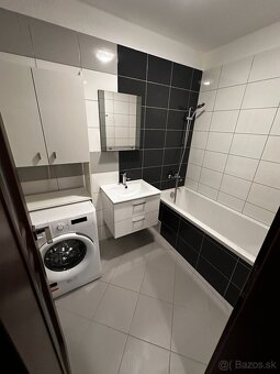 Na predaj 2i byt / BB Nám. L. Svobodu / 65,65 m² - 13