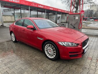 Jaguar XE 2.0 I4D Prestige AT - 13