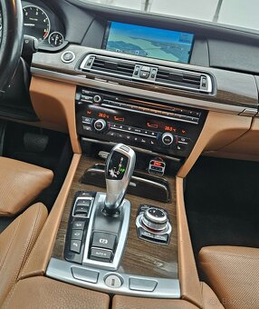 BMW 740D x-drive - 13