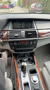 BMW X5 4.8i - 13